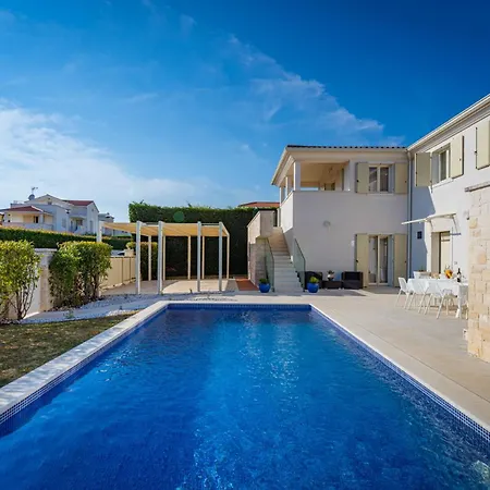 Villa Melita In Vabriga - Haus Fuer 6 Personen Tar-Vabriga